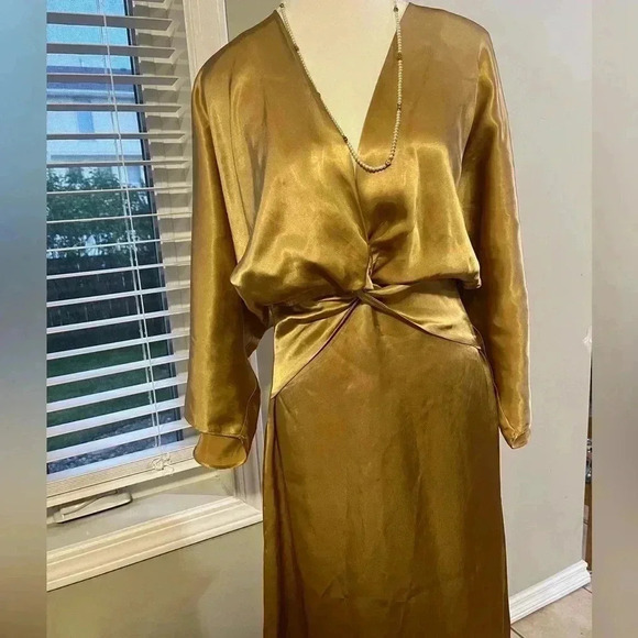 [XS]Zara Knotted V-Neck Satin Effect  Midi Dress in Gold Casual Elegant Women - Picture 3 of 16